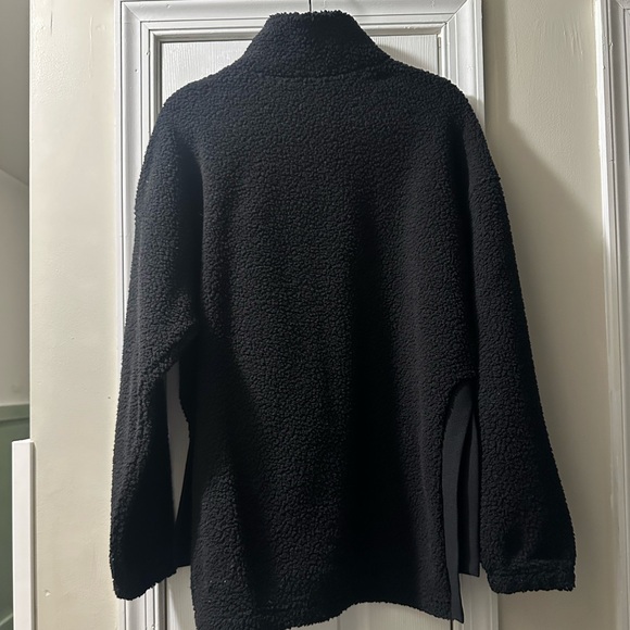 Old Navy black fleece medium pullover - Picture 2 of 4